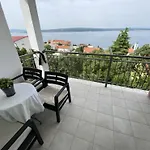 Duga House