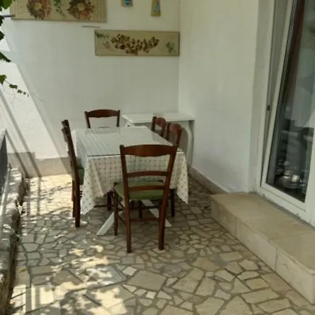 Διαμέρισμα Duga House *