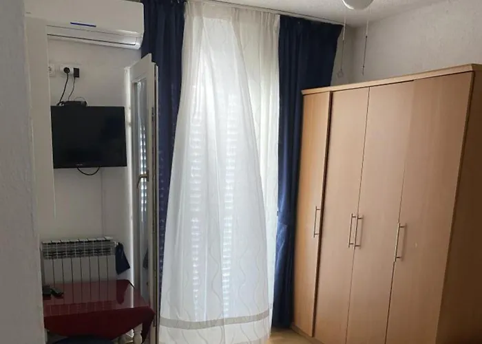 Duga House Apartament *